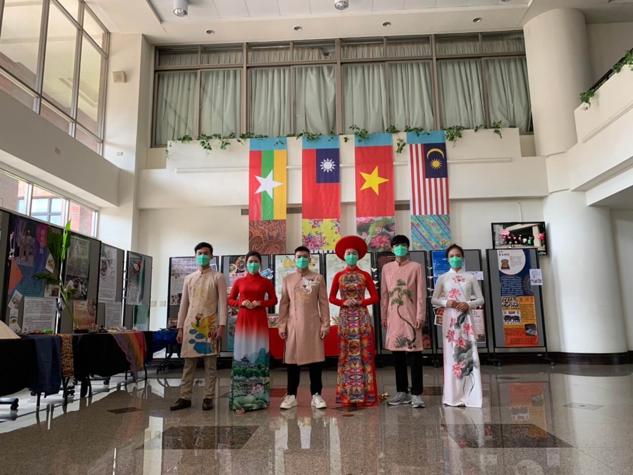 Một vài hình ảnh về hoạt động của sinh viên Việt Nam tại trường Đại học kỹ thuật hồng quốc đức lâm