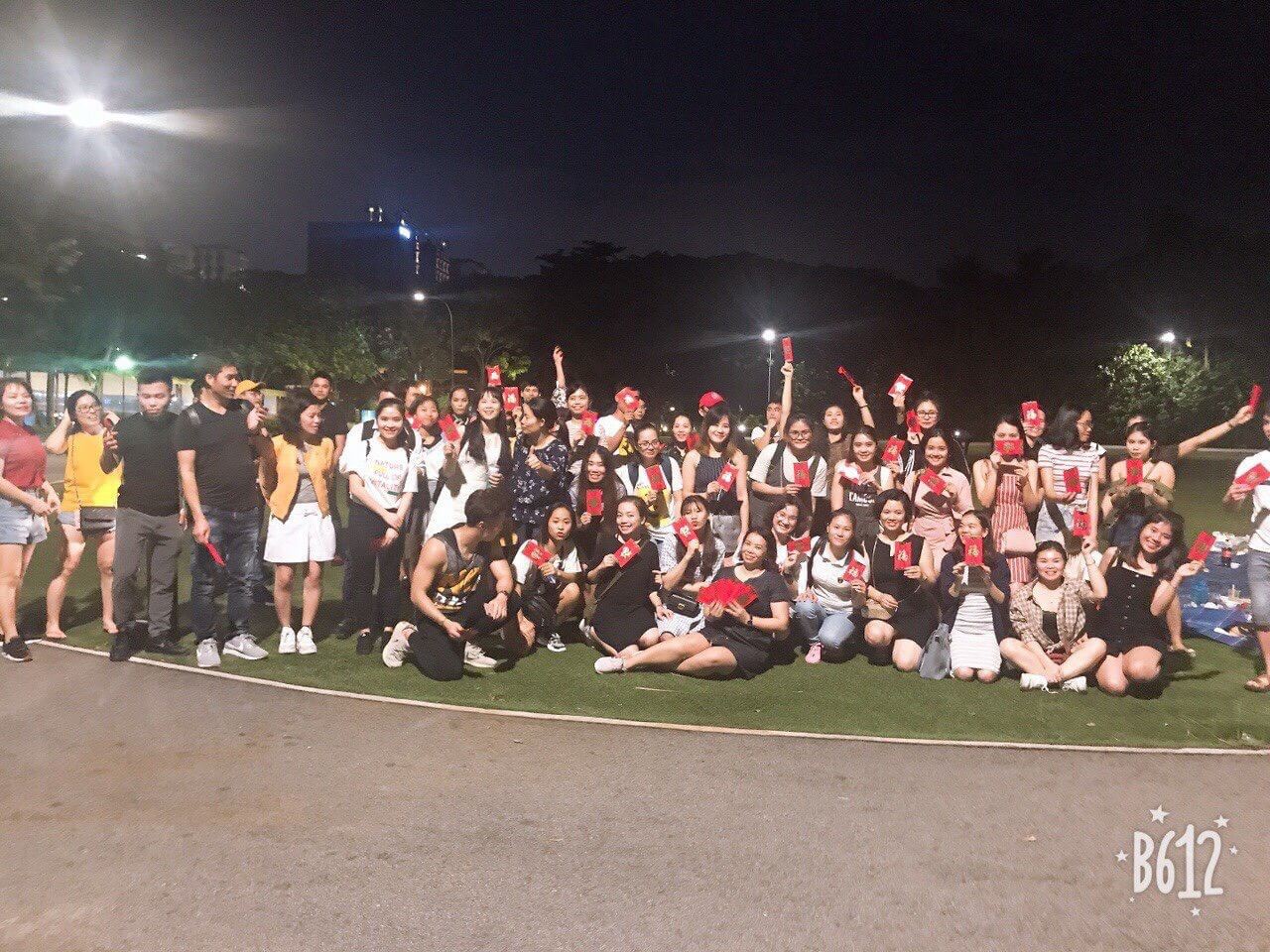 Lao động tại Singapore team building